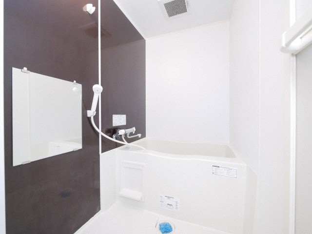 バス・シャワールーム　広々快適なバスルームです♪