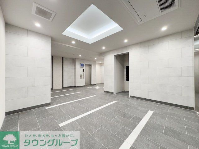 ロビー　駐車場