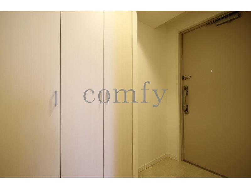 玄関　ダブルロックの玄関ドア