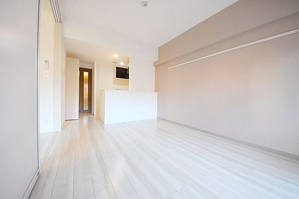 居室・リビング　※別部屋の参考写真です。