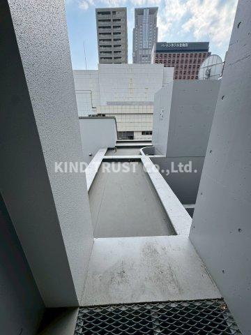 バルコニー　バルコニーからの眺めを楽しみながら食事をしませんか