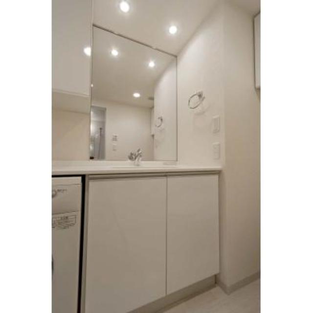 洗面設備　※写真は同タイプ住戸です。