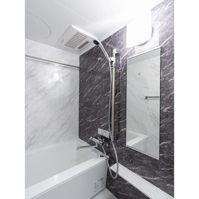 バス・シャワールーム　コンパクトで使いやすいお風呂です