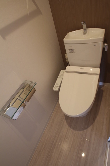 トイレ　トイレは温水洗浄暖房便座！
