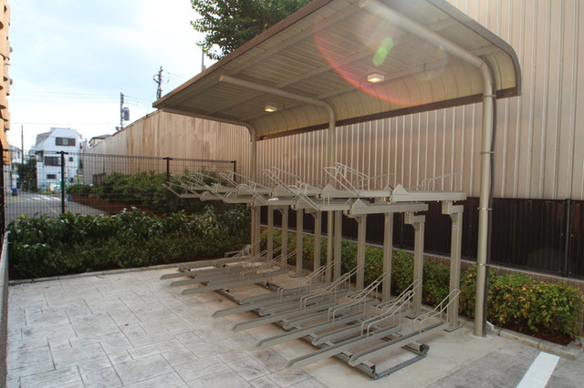 その他　駐輪場には屋根が付いています！