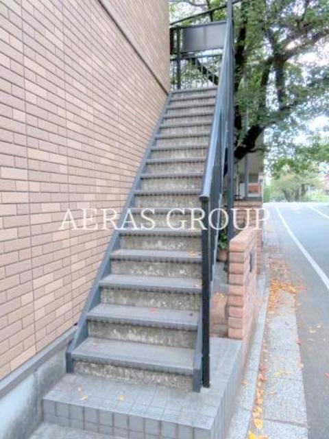 エントランス　階段