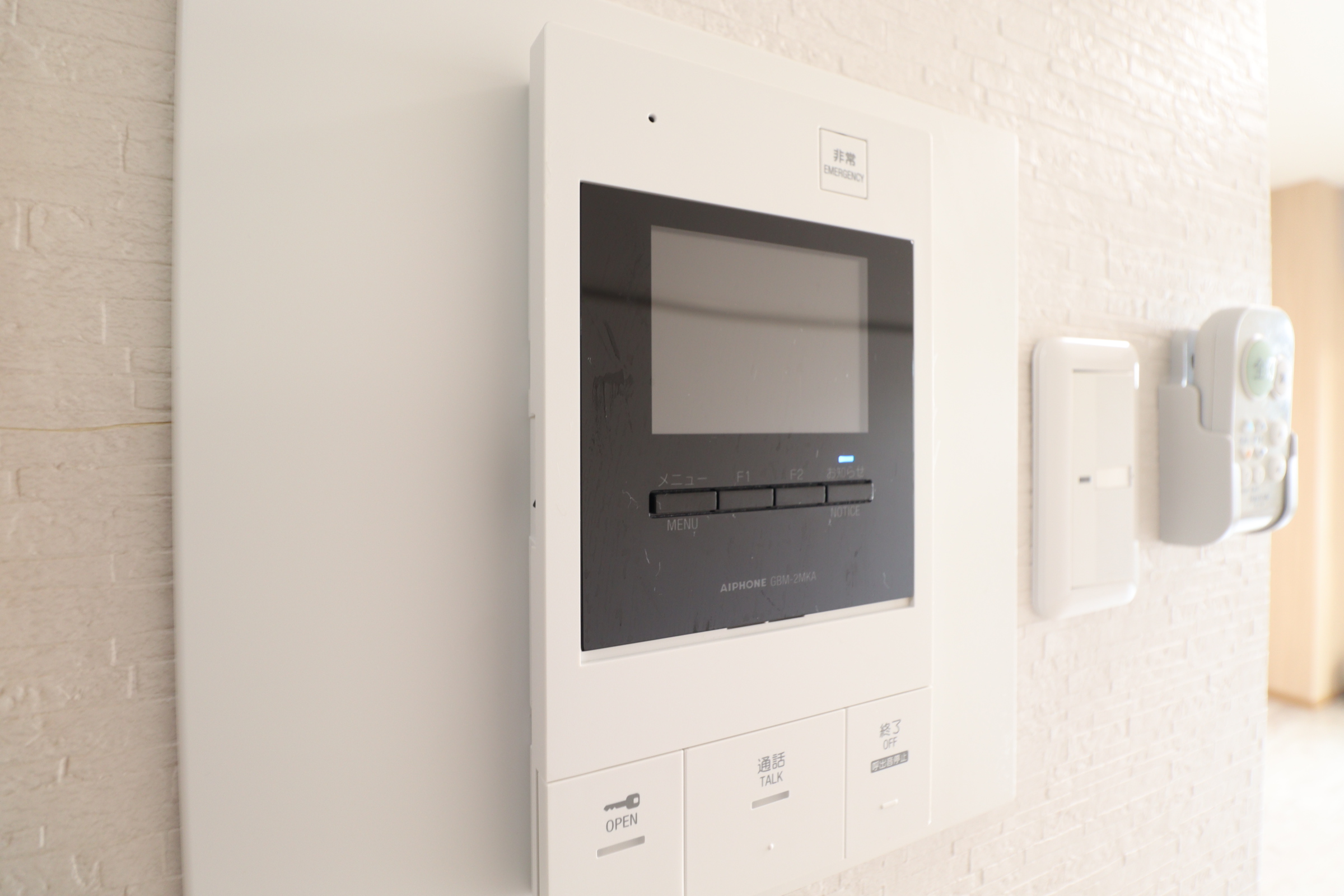 セキュリティ　モニター付インターホン