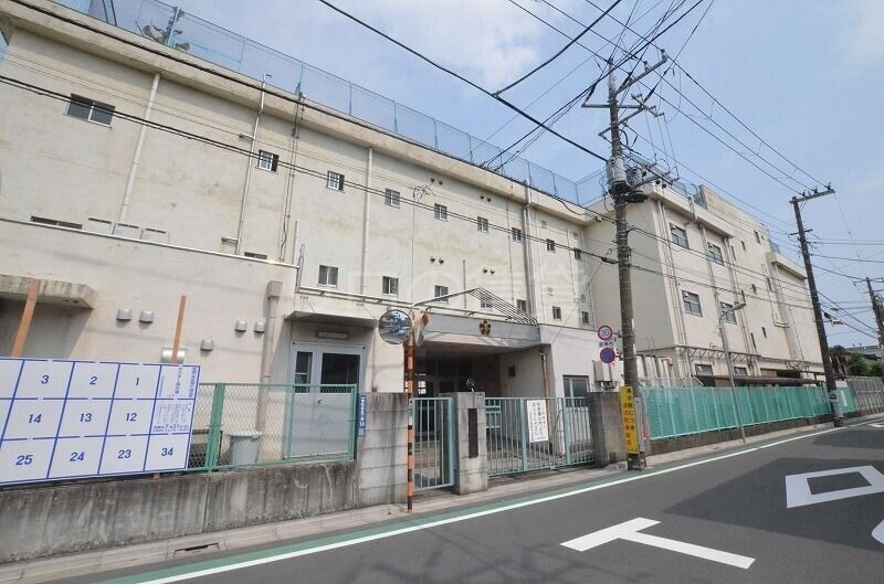 小学校　東糀谷小学校（小学校）まで663m