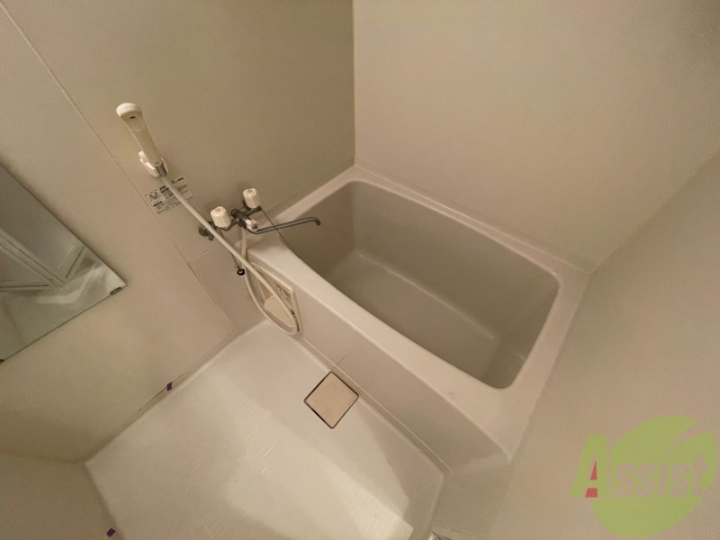 バス・シャワールーム　お風呂になります。一日の疲れを癒してくださいね。