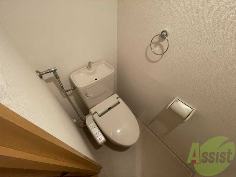 トイレ　シャワートイレになっているので快適です！