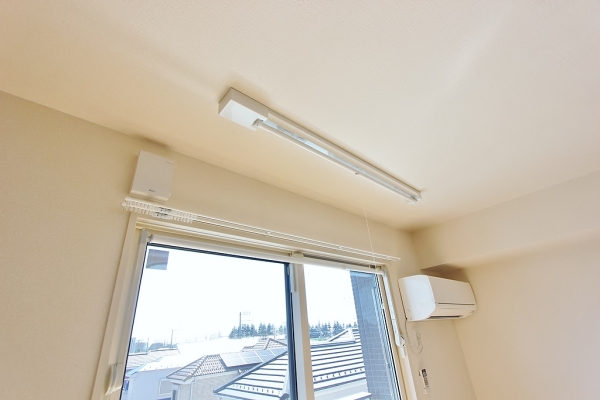 その他設備　室内物干し