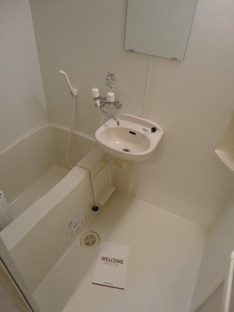 バス・シャワールーム　※別部屋参考写真