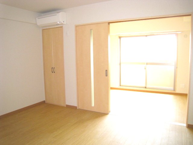 居室・リビング　現況と相違する場合は現況を優先します。