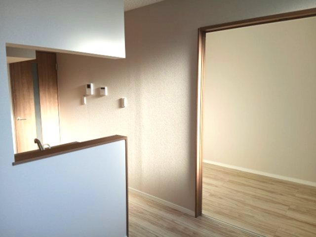 居室・リビング　建築中の写真です。