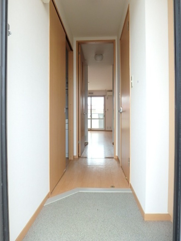 玄関　図面と現状に相違がある場合には現状を優先