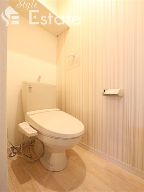 トイレ　温水洗浄便座付きトイレ