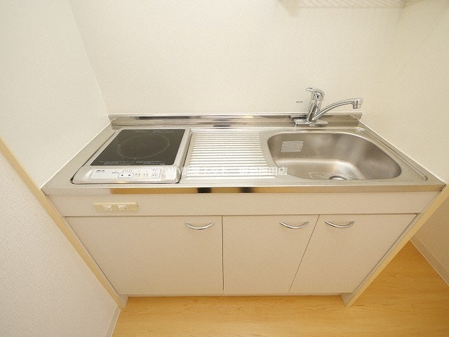 キッチン　同仕様写真となります。