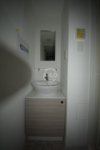 洗面設備　エスリード大阪城PREMIER　独立洗面台