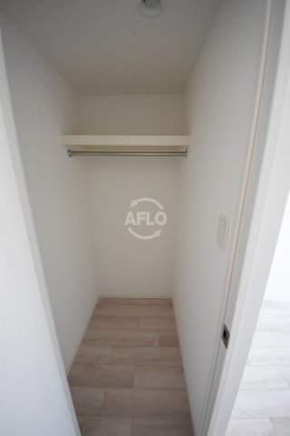 収納　エスリード大阪城PREMIER　ウォークインクローゼット