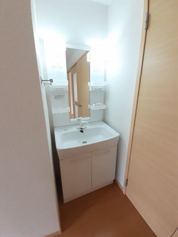 洗面設備　使いやすい洗面所です