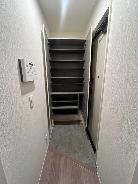 玄関　別部屋参考写真です