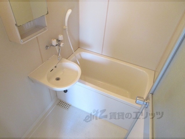 バス・シャワールーム　バス