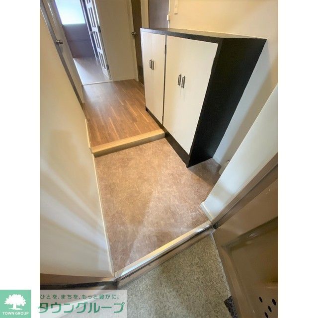 玄関　お部屋探しは株式会社　タウンハウジング　までお気軽にお問合…