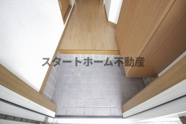 玄関　収納もある玄関です