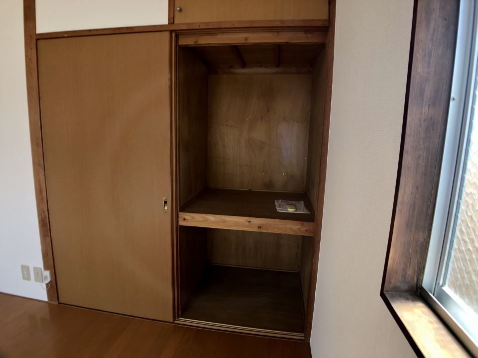 収納　上下２段収納、天袋もあります