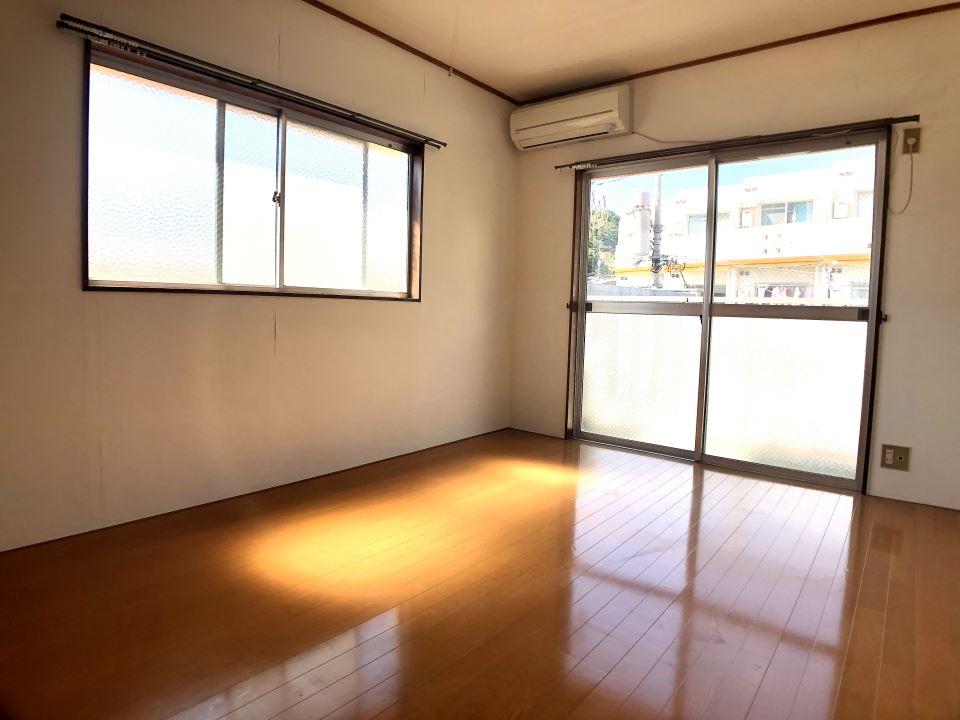 居室・リビング　６畳の洋室です