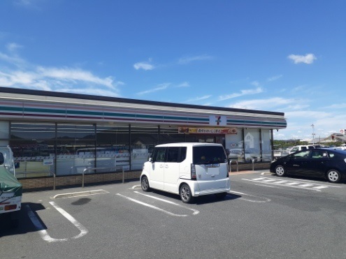 コンビニ　セブンイレブン赤磐河本店（コンビニ）まで870m