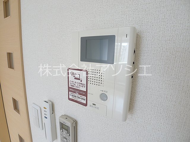 セキュリティ　TVモニター付きインターホン