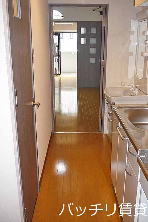 玄関　別号室のイメージ画像。現況を優先いたします。