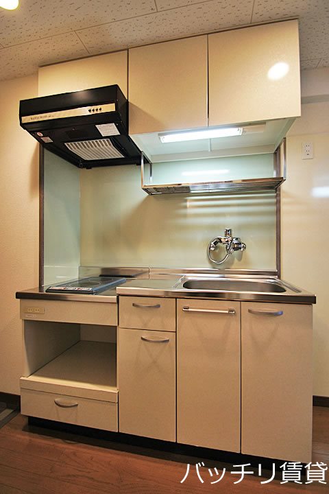 キッチン　別号室のイメージ画像。現況を優先いたします。