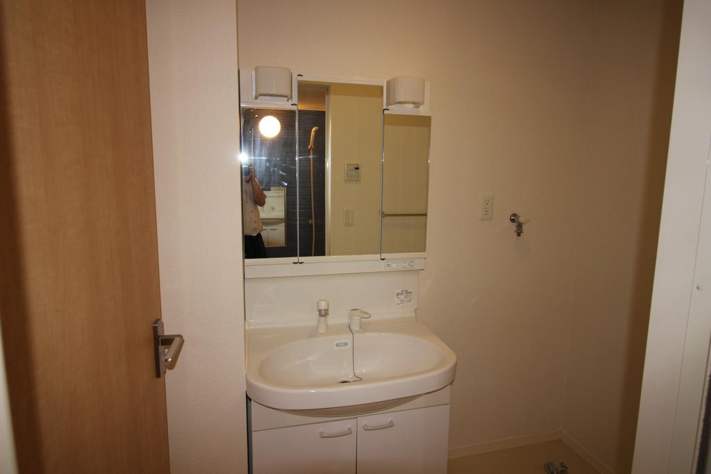 洗面設備　洗面台：画像は同社類似物件の写真