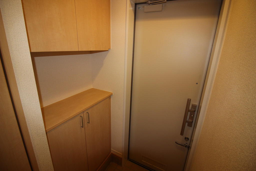 玄関　玄関：画像は同社類似物件の写真