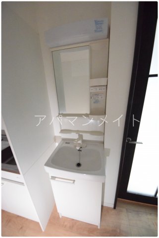 洗面設備　使いやすい洗面所です