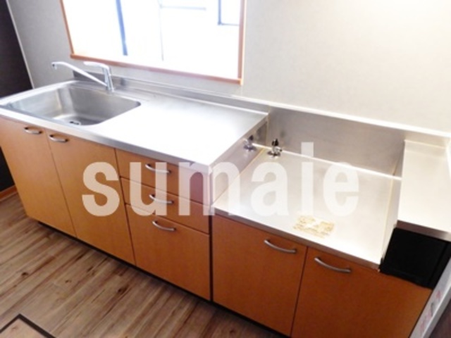 キッチン　明るいキッチンです。