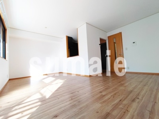 居室・リビング　明るいリビングです！