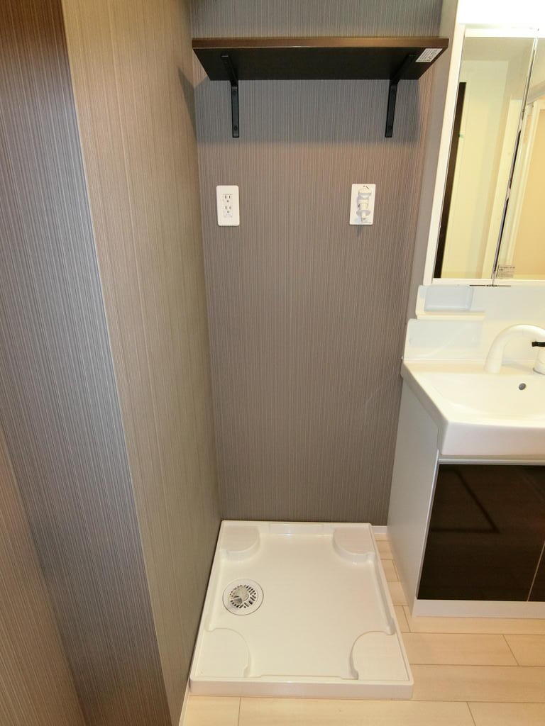 その他　洗濯機置き場。同型の間取りです。