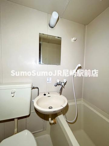 洗面設備　コンパクトで使いやすい洗面所