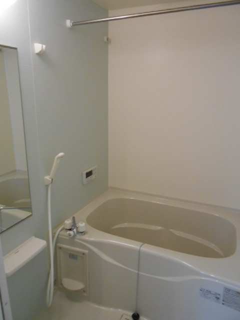 バス・シャワールーム　追焚機能付浴槽・浴室乾燥機完備