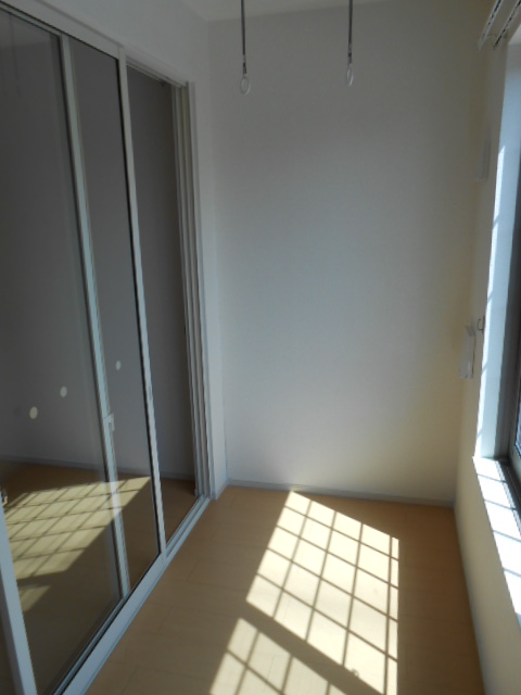 バルコニー　南面サンルーム（２．６畳）・照明設備あり