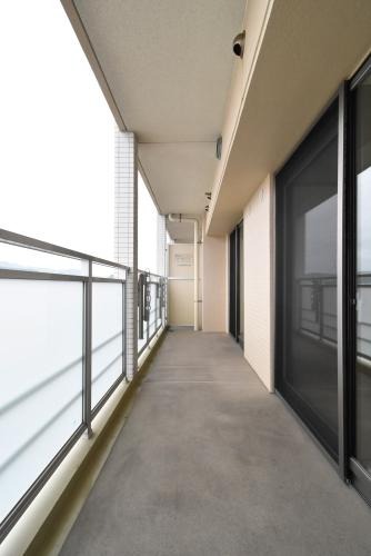 バルコニー　洗濯物はこちらでどうぞ。