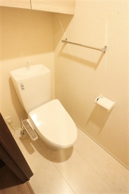 トイレ　温水洗浄暖房便座