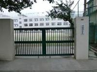 小学校　文京区立千駄木小学校（小学校）まで394m