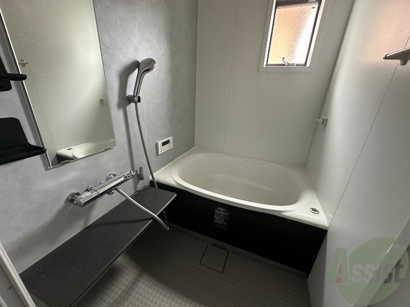 バス・シャワールーム　お風呂も広いので１日の疲れもしっかり癒せます。