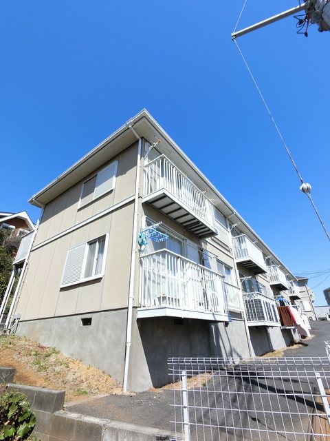 建物外観　道路に面しておらず、目線気になりません♪