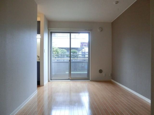 居室・リビング　☆バルコニーがございます☆