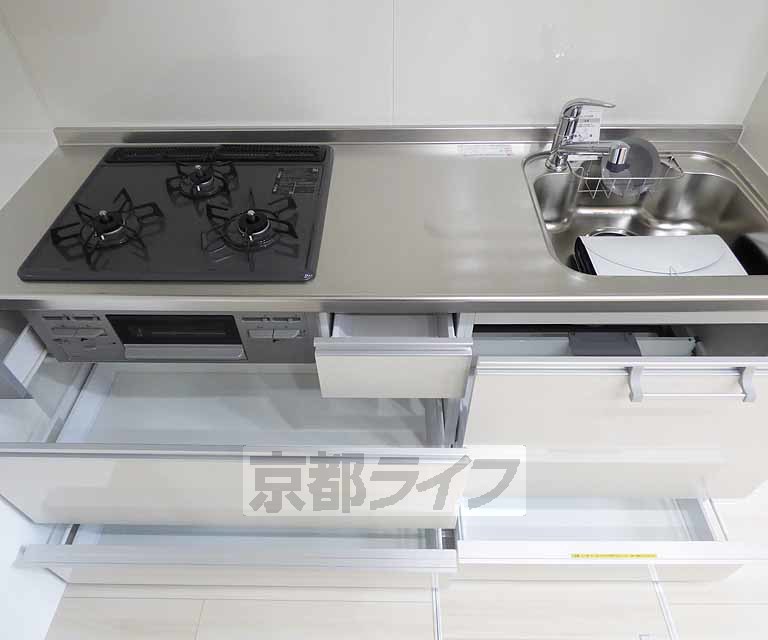 キッチン　収納たっぷりできます